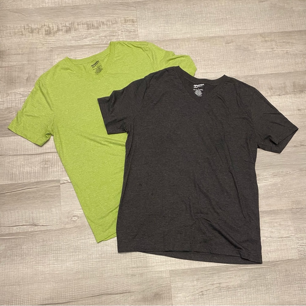 Arizona Jean Co. V-Neck T-Shirts - Size Large